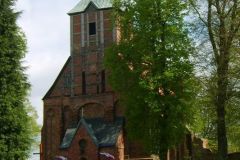 Kościół, ob. parafialny pw. św.św. Apostołów Piotra i Pawła
